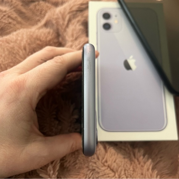 Apple iPhone 11 Purple 64gb Unlocked - Picture 8 of 13